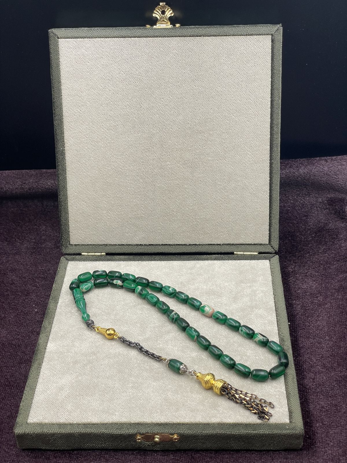 Gold Renkli Alpaka Aksamlı Sıkma Kehribar Tesbih (Yeşil Tonları, 7x11 mm)