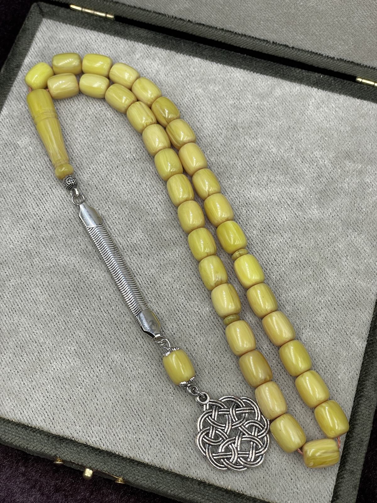 Alpaka Kazak Düğümü Uçlu Çam Fıstığı Renginde Katalin Tesbih (8x12 mm)