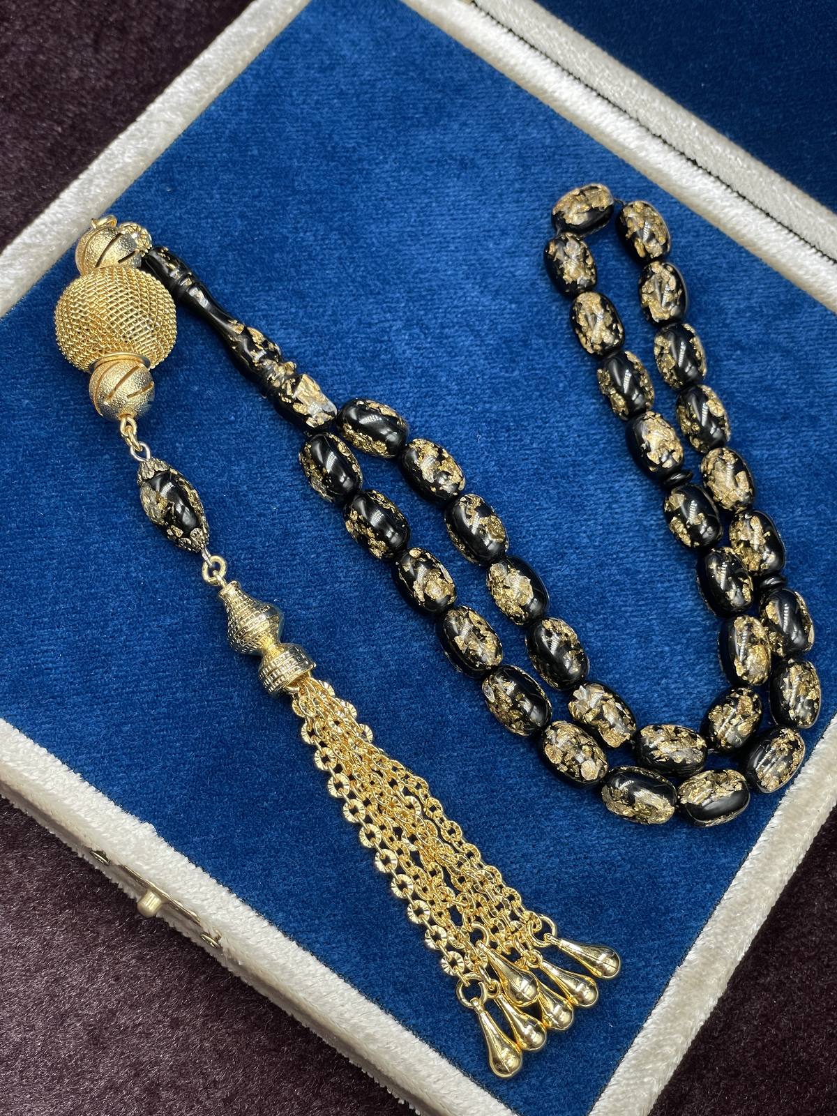 Gold Renkli Aksamlı Siyah Altın Varaklı Uçak Camı Tesbih (12x8 mm)