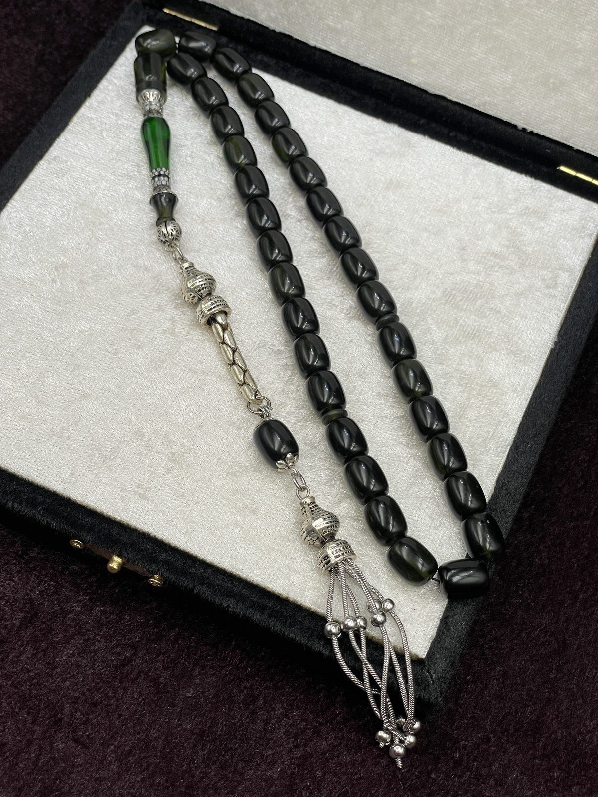 Alpaka Nakkaş İmameli Zümrüt Yeşili Sıkma Kehribar Tesbih (9x11 mm)