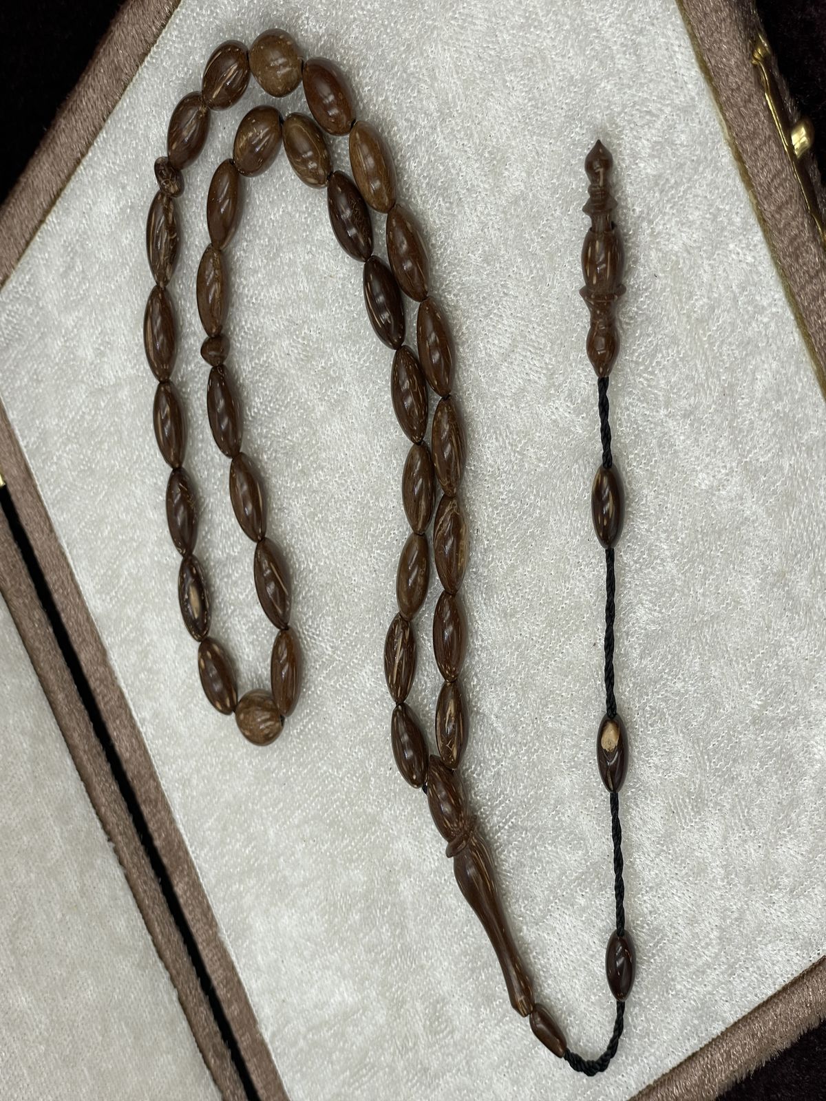Püskülsüz Tane Sonlu Arpa Kesim Koyu Bal Kahvesi Sırçalı Doğal Kuka Tesbih (6x10 mm)
